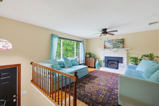 27 Country Club Dr, Westfield, MA 01085
