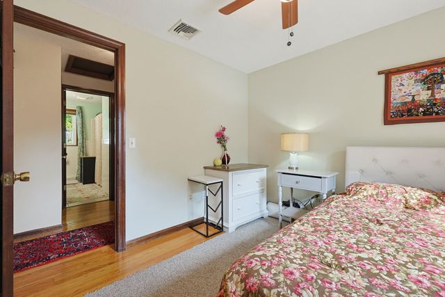27 Country Club Dr, Westfield, MA 01085