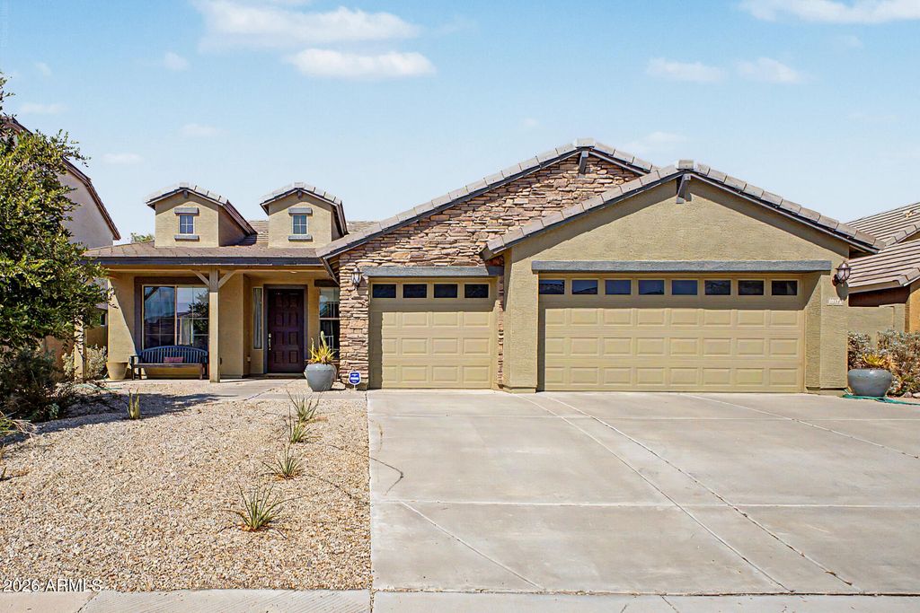 18172 W BUCKHORN Drive, Goodyear, AZ 85338