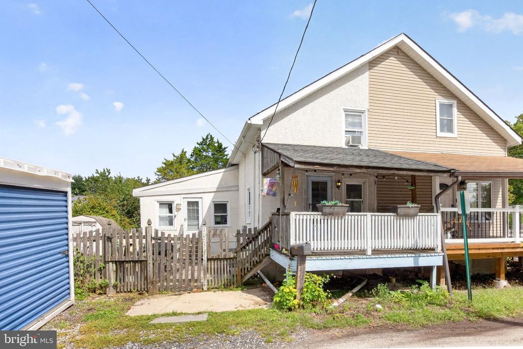 1003 LIVINGSTON AVE, Phoenixville, PA 19460 — exterior