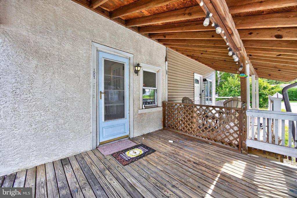 1003 LIVINGSTON AVE, Phoenixville, PA 19460 — photo 3
