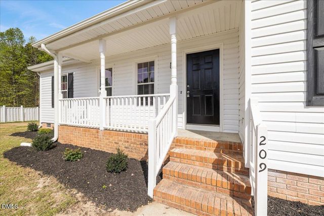 209 Hunters Farm Drive, Raleigh, NC 27603