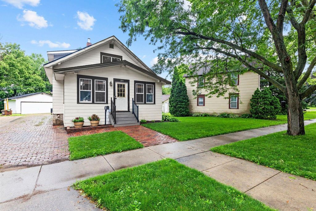 209 3rd Street W, Jordan, MN 55352