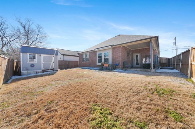 2219 College Street, Greenville, TX 75401