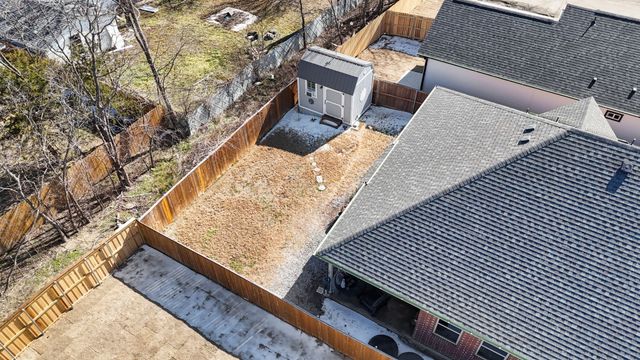 2219 College Street, Greenville, TX 75401