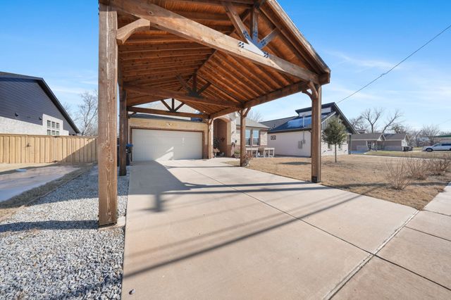 2219 College Street, Greenville, TX 75401