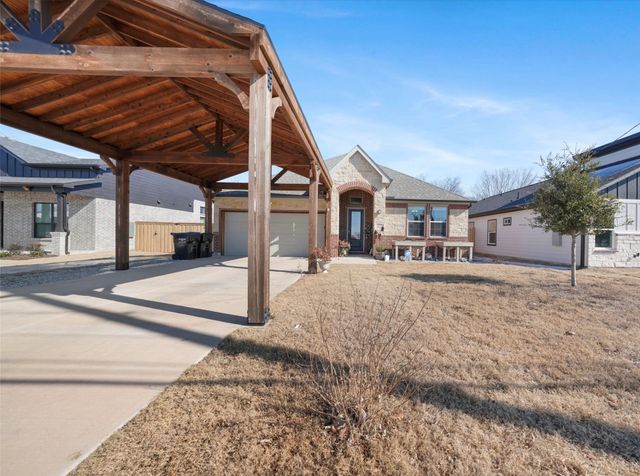 2219 College Street, Greenville, TX 75401