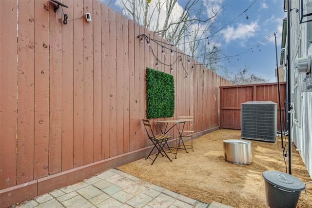 11005 Upland Forest Drive, Houston, TX 77043