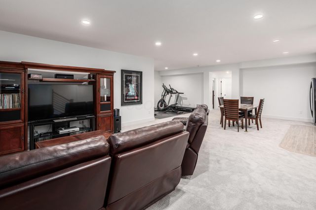 3264 Wolf Ridge Drive, Dublin, OH 43017