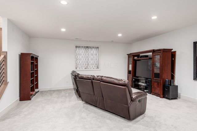 3264 Wolf Ridge Drive, Dublin, OH 43017