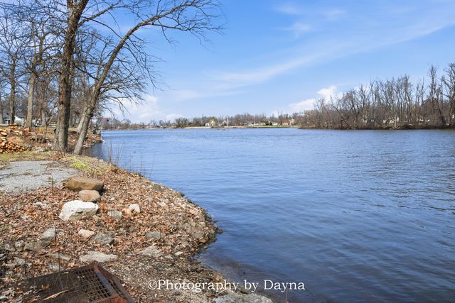 2857 River Road, Kankakee, IL 60901