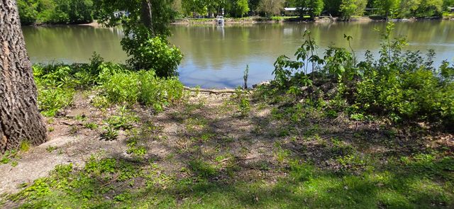 2857 River Road, Kankakee, IL 60901