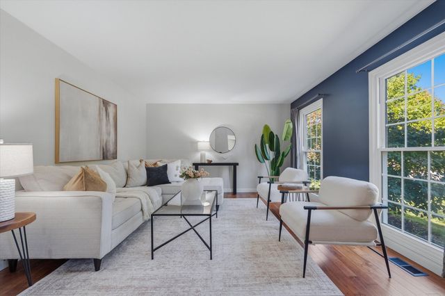 3572 Whispering Oaks Drive, Ann Arbor, MI 48108