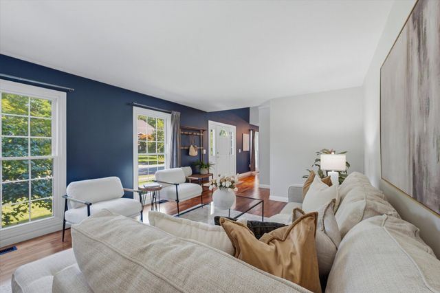 3572 Whispering Oaks Drive, Ann Arbor, MI 48108
