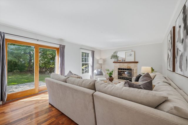 3572 Whispering Oaks Drive, Ann Arbor, MI 48108