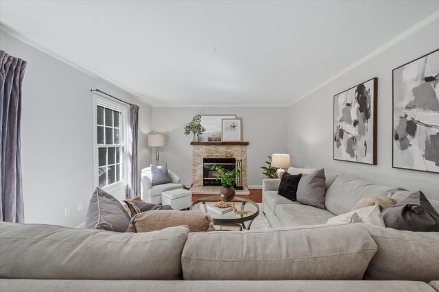 3572 Whispering Oaks Drive, Ann Arbor, MI 48108