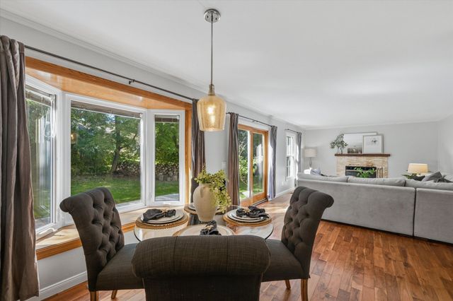 3572 Whispering Oaks Drive, Ann Arbor, MI 48108