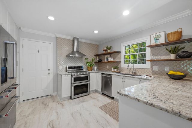 3572 Whispering Oaks Drive, Ann Arbor, MI 48108