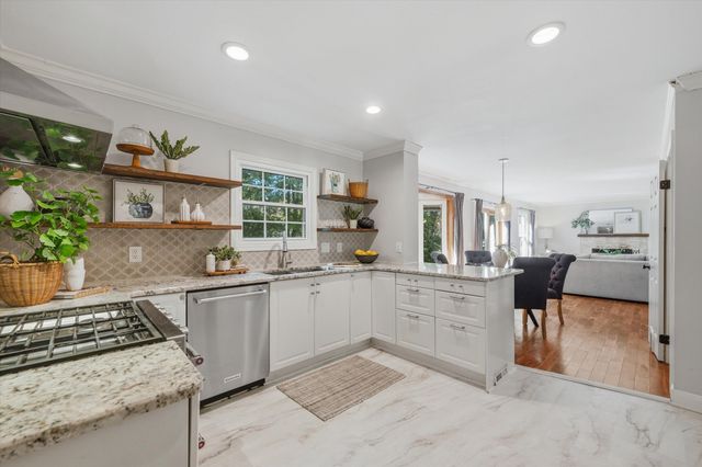 3572 Whispering Oaks Drive, Ann Arbor, MI 48108