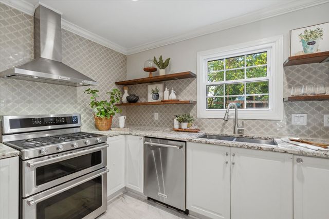 3572 Whispering Oaks Drive, Ann Arbor, MI 48108