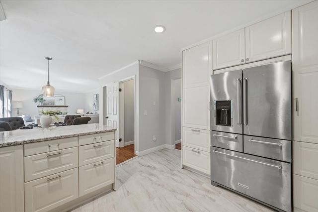 3572 Whispering Oaks Drive, Ann Arbor, MI 48108