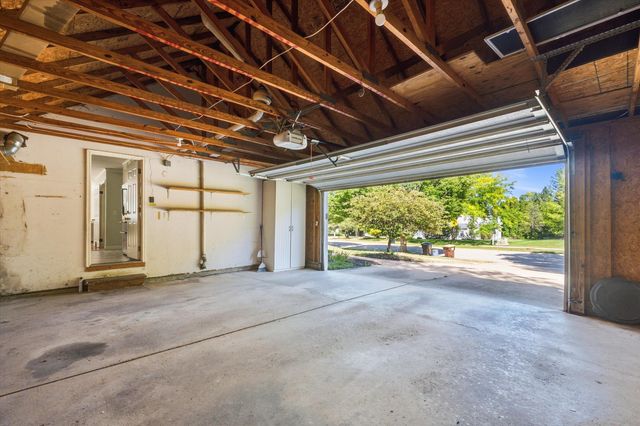 3572 Whispering Oaks Drive, Ann Arbor, MI 48108