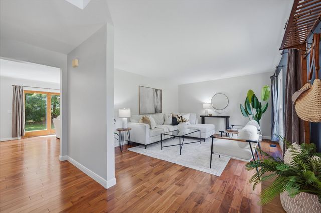 3572 Whispering Oaks Drive, Ann Arbor, MI 48108