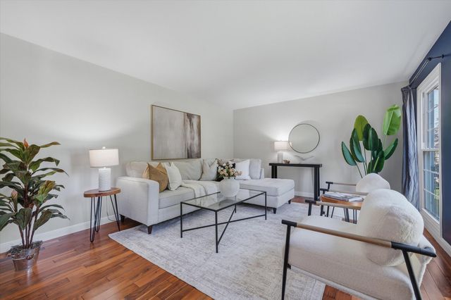 3572 Whispering Oaks Drive, Ann Arbor, MI 48108