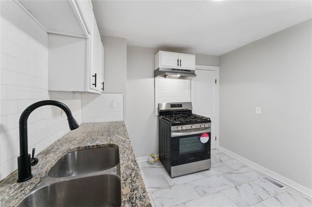 5822 Agnes Avenue, Kansas City, MO 64130