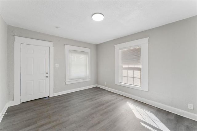 5822 Agnes Avenue, Kansas City, MO 64130