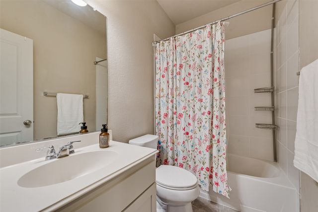 15445 Bluffdale Drive, Roanoke, TX 76262