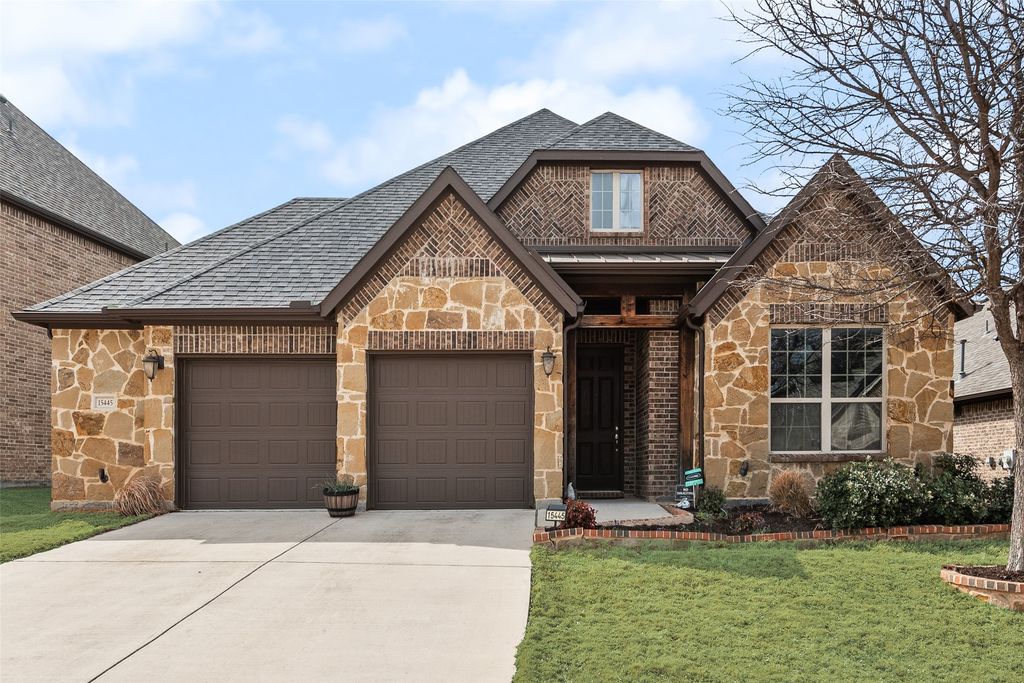 15445 Bluffdale Drive, Roanoke, TX 76262