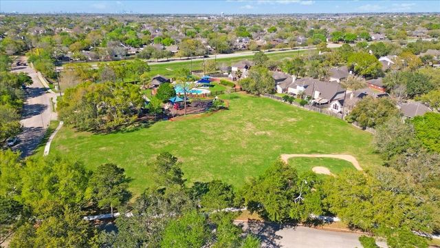 3238 Bodine Drive, Pearland, TX 77584