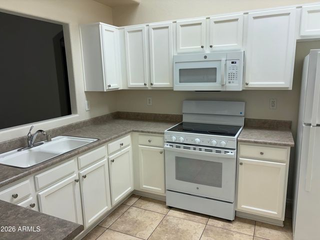 6533 W PASO Trail, Phoenix, AZ 85083