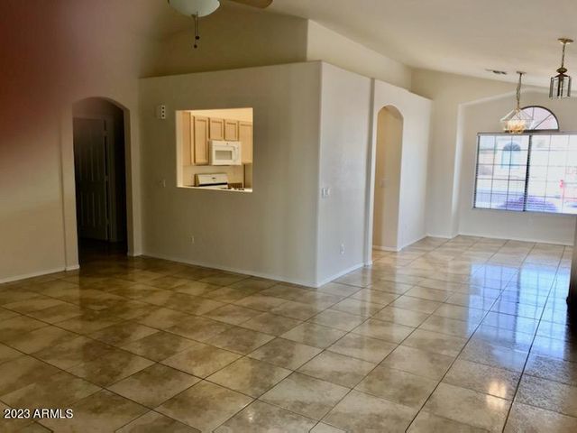 6533 W PASO Trail, Phoenix, AZ 85083