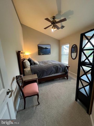4735 GREAT HERON CIR, Fairfax, VA 22033