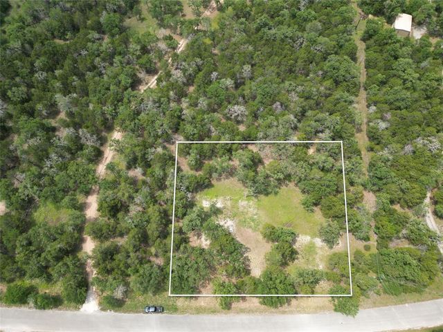 000 Leisure LN, Cedar Creek, TX 78612