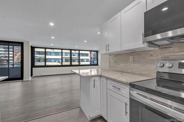 166-40 Powells Cove Blvd 2A, Beechhurst, NY 11357