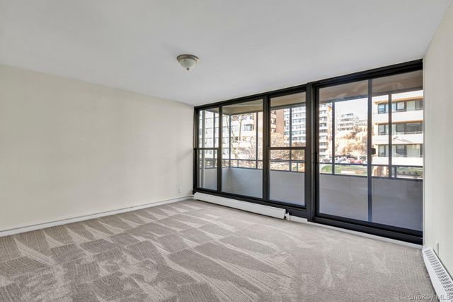 166-40 Powells Cove Blvd 2A, Beechhurst, NY 11357