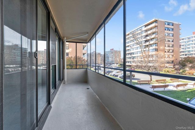 166-40 Powells Cove Blvd 2A, Beechhurst, NY 11357