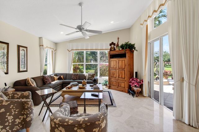 6850 Fiji Circle, Boynton Beach, FL 33437