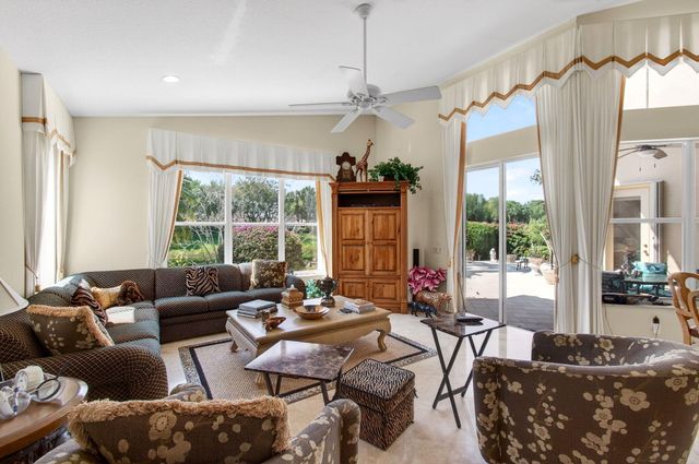 6850 Fiji Circle, Boynton Beach, FL 33437