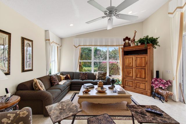 6850 Fiji Circle, Boynton Beach, FL 33437