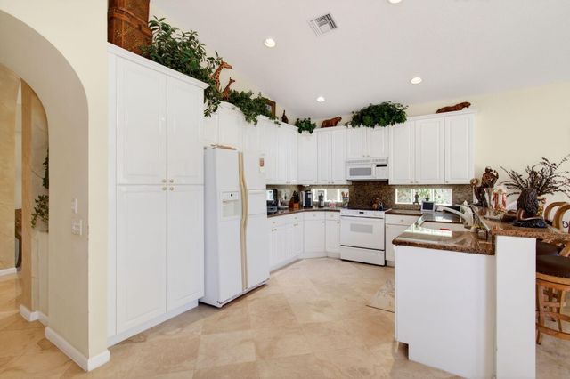 6850 Fiji Circle, Boynton Beach, FL 33437