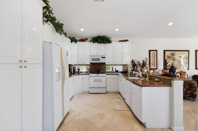 6850 Fiji Circle, Boynton Beach, FL 33437