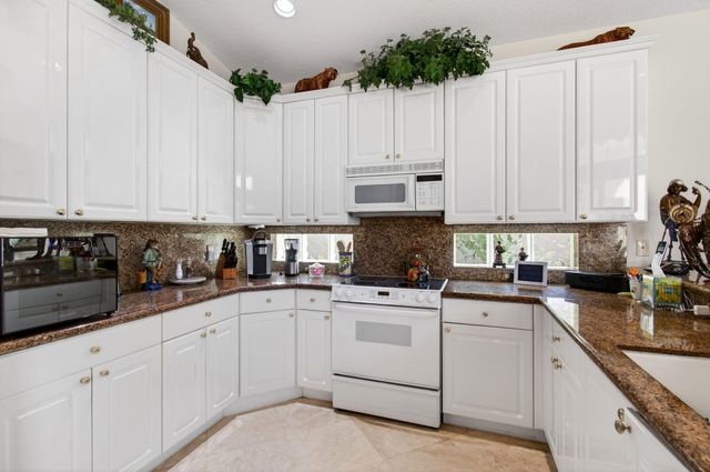 6850 Fiji Circle, Boynton Beach, FL 33437