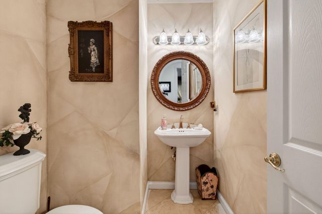 6850 Fiji Circle, Boynton Beach, FL 33437