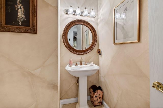 6850 Fiji Circle, Boynton Beach, FL 33437