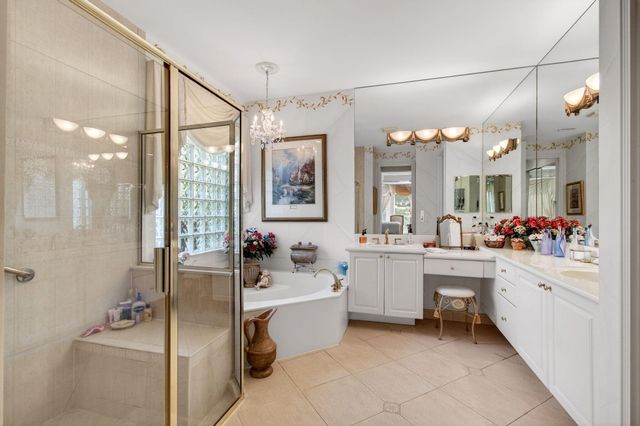 6850 Fiji Circle, Boynton Beach, FL 33437