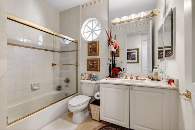 6850 Fiji Circle, Boynton Beach, FL 33437